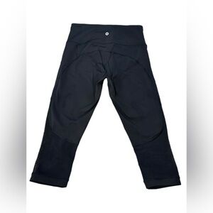 Lululemon Women’s Capri Leggings Crop 17” Reflective Mesh Panel Running Size 4